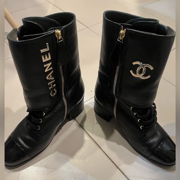 Chanel boots 19B - Picture 1 of 15